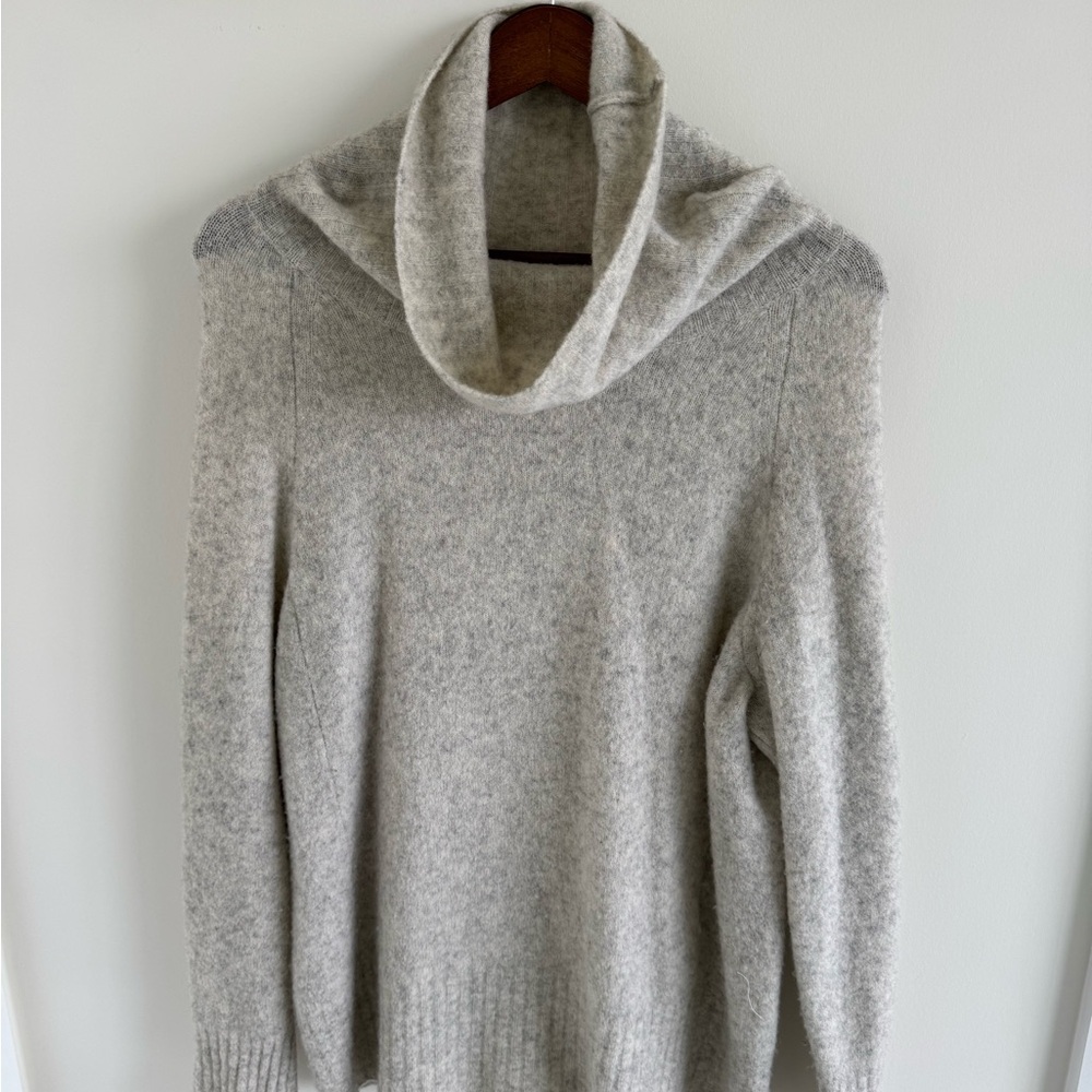 Aritzia The Group by Babaton Aritzia Sweater